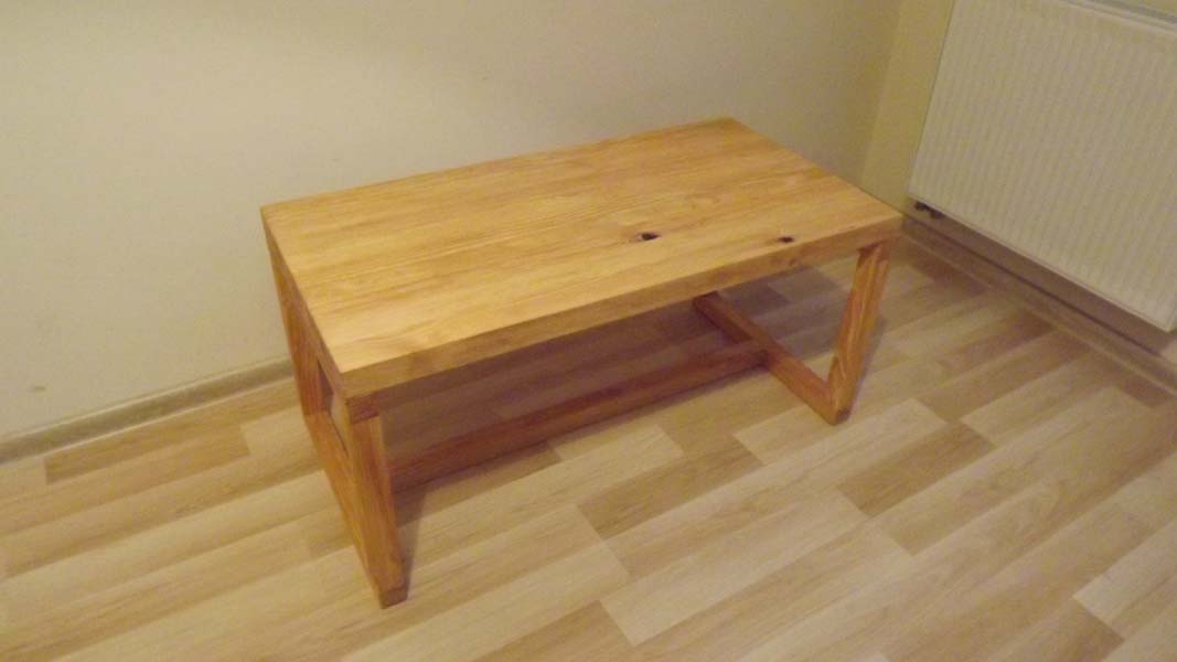 stolik sosnowy z litego drewna