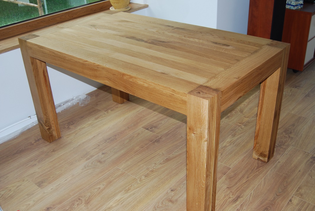 dębowy stół drewniany do jadalni