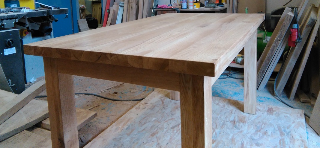 stół z litego drewna