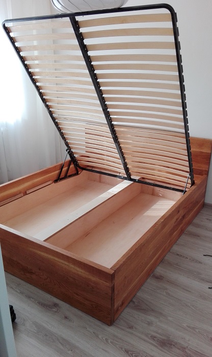 Łóżko drewniane otwierane