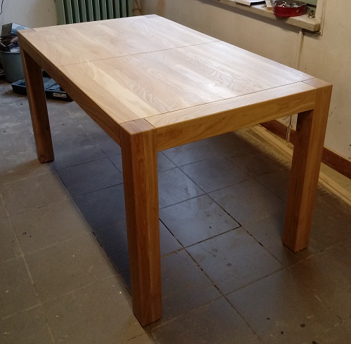 Stół drewniany złożony